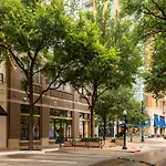 Modern Luxury 1-Bedroom In West Village