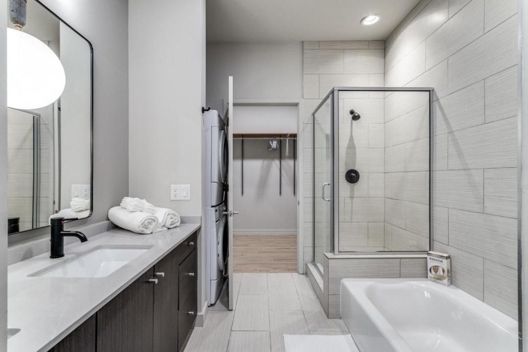 Apartment Modern Luxury 1-bedroom In West Village Dallas